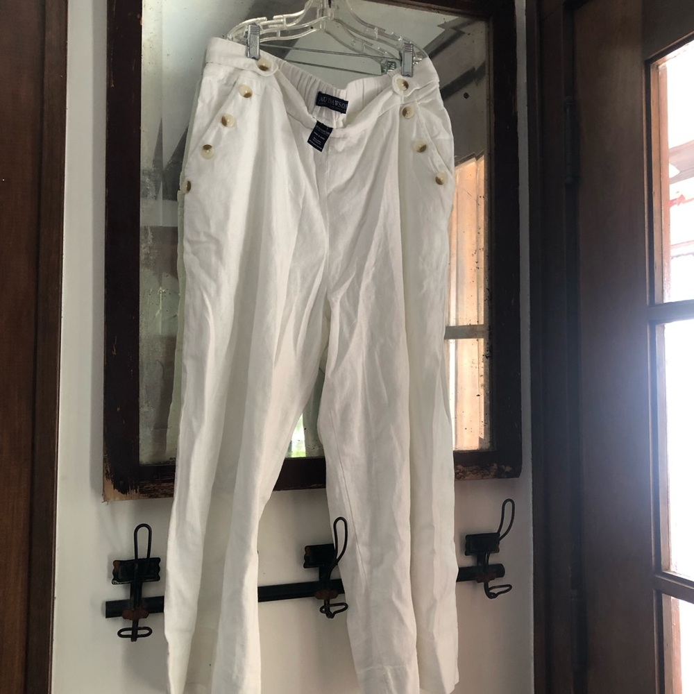 ⚪️BAY/DAWSON White Linen Pants with Button Accents 🐇